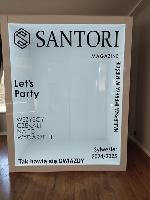 Fotobox. Magazine. Okładka gazety. Atrakcja na impreze