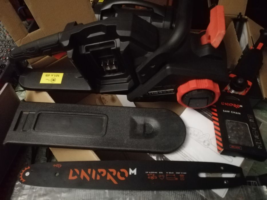 Акумуляторна пила Дніпро м Dnipro DCS-200 BC  Dual