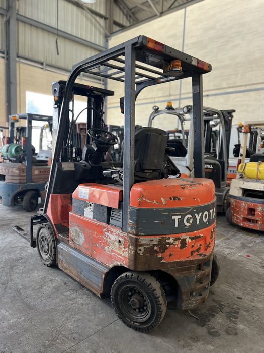 Empilhador Eletrico Toyota triplex 1600 kg