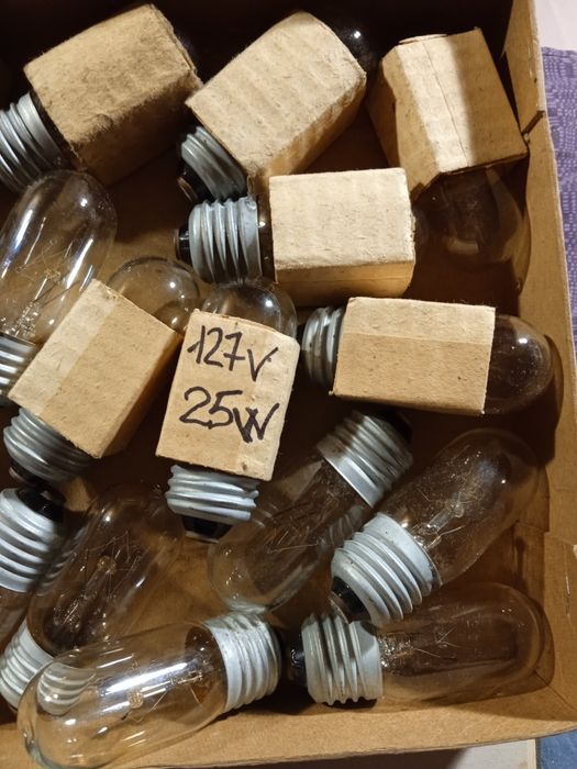 Лампа на шахтерский фонарь 3.75v,a татже и другие.Цены в описании.