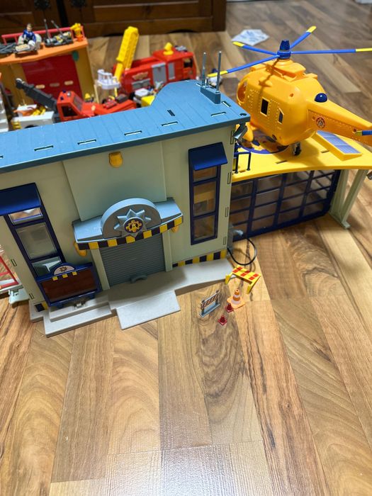 Набір поліцейська станція Сем і рятувальний вертоліт