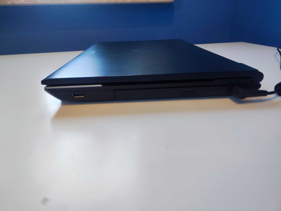 Laptop Fujitsu A532 i3 8 GB RAM 120 GB SSD Win 11