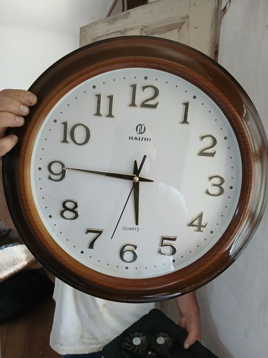 Relógio de madeira