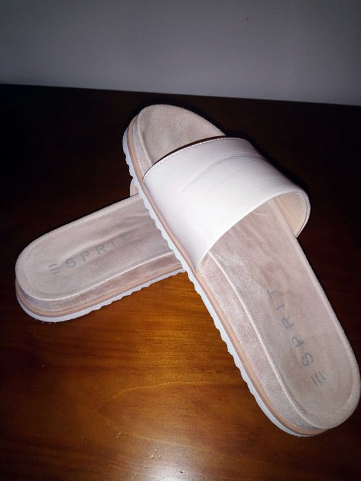 Chinelos rosa claro da Esprit