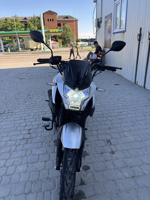 SPARK 200 R-32 док