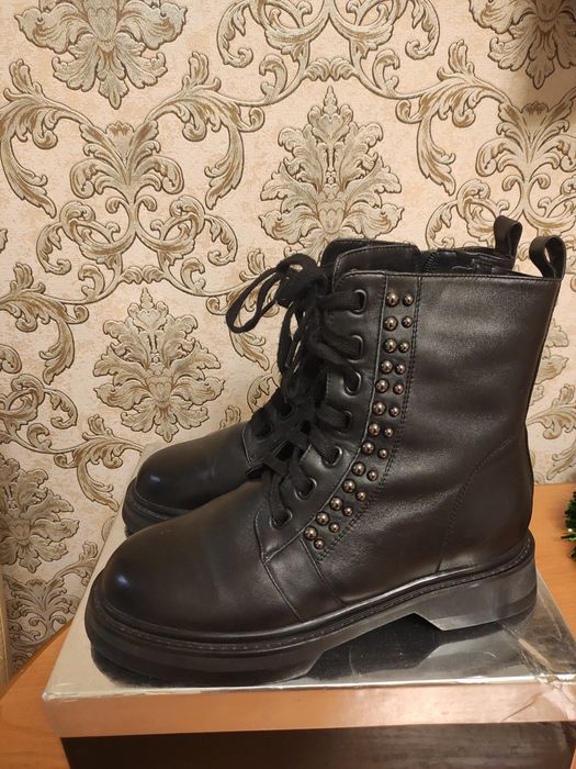 Ботинки зимові , жіночі