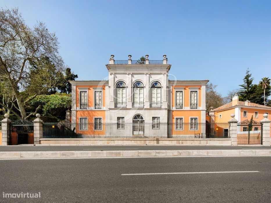 Seaside Palace with Frontal Sea View | Oeiras