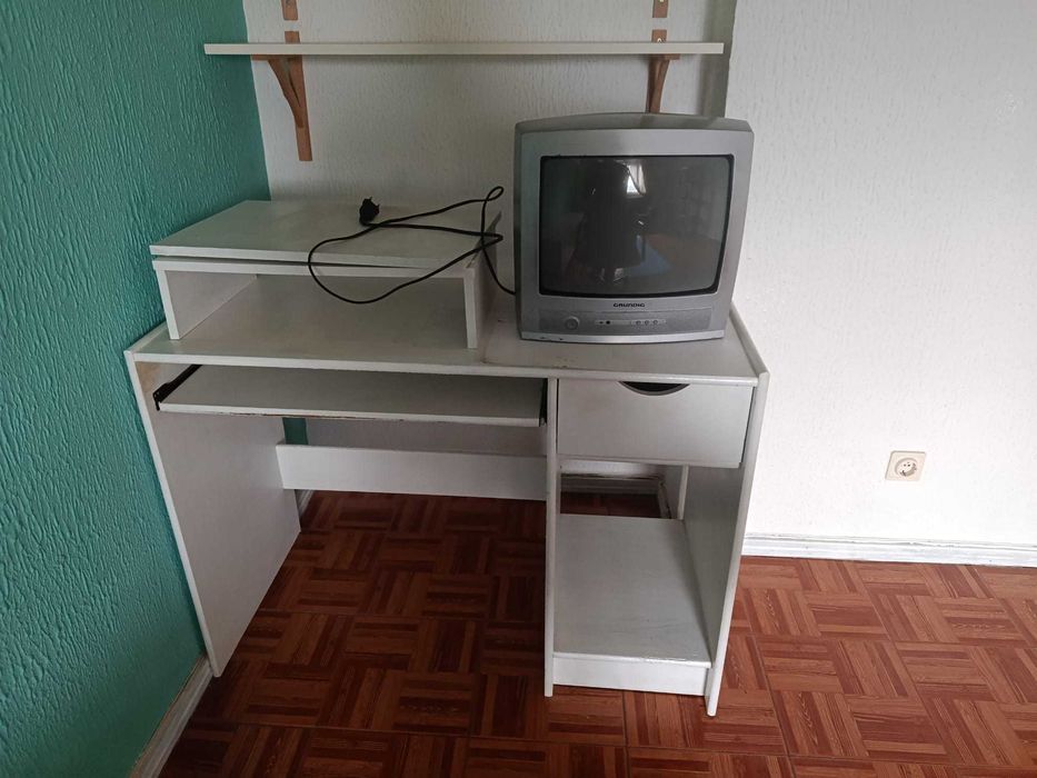 móveis antigos, em bom estado