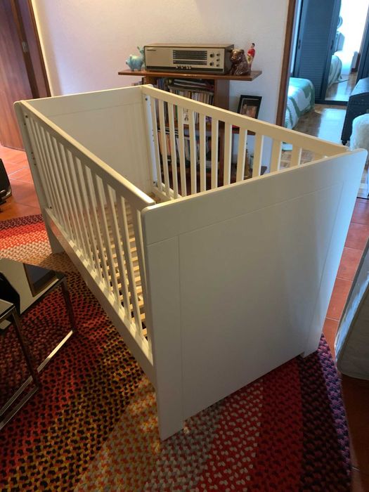 Cama de bebé ajustável 140x70