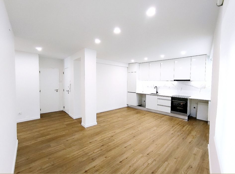 Apartamento T2 renovado- Próximo da praia