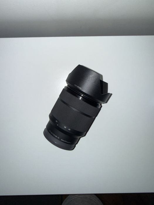 Sony FE 28-70mm f/3.5-5.6 OSS Full Frame - Excelente Estado