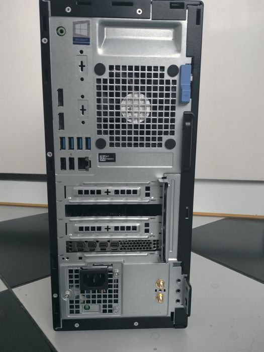 Dell Optiplex 5070, I7-9700, 4Gb Radeon Pro WX 3200