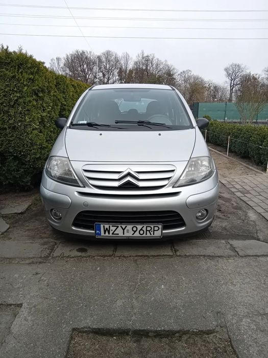 Citroën C3 Drugi właściciel. Auto w stanie dobrym, bez rdzy. Hak. Dodaję opony le