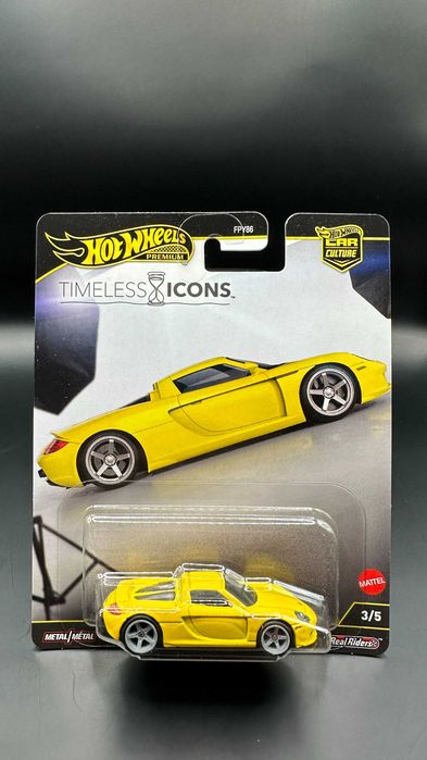 Hot Wheels Koningsegg Agera R + Porsche Carrera GT