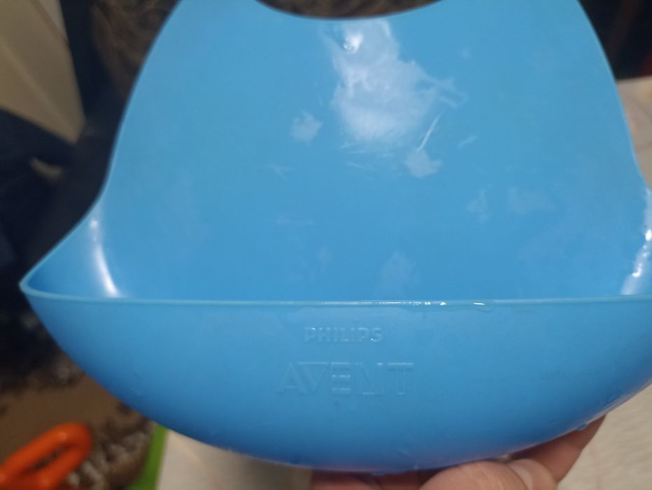 Продам слюнявчик авент