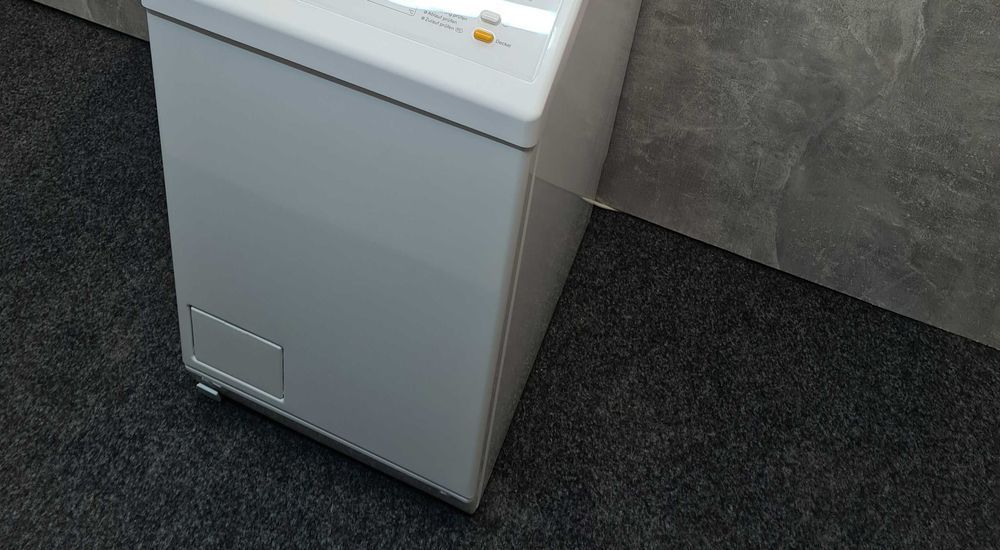 Класна Вертикальна пральна машина Miele W668 F WPM 6кг вузька 45 см