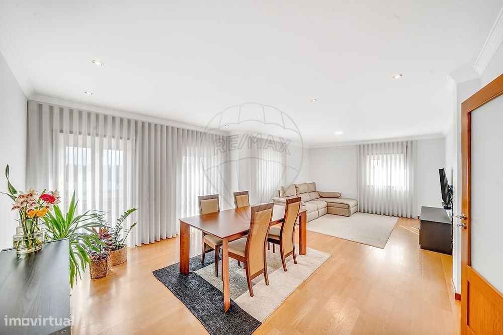 Apartamento T4 para venda