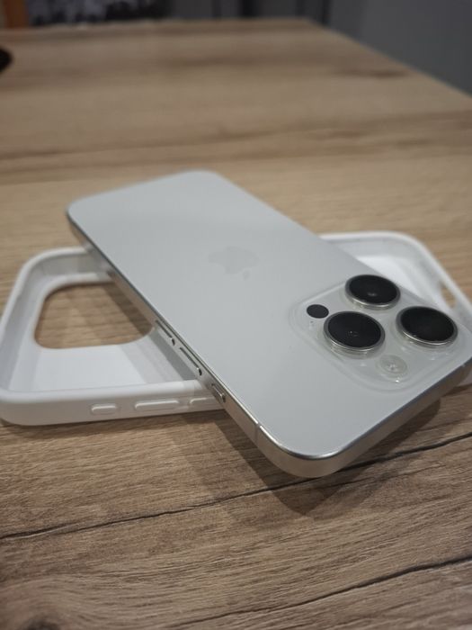 iPhone 15 pro 256GB biały tytan