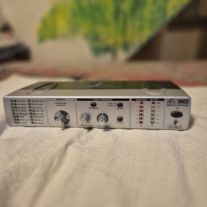 Компресор Behringer Minicom COM800