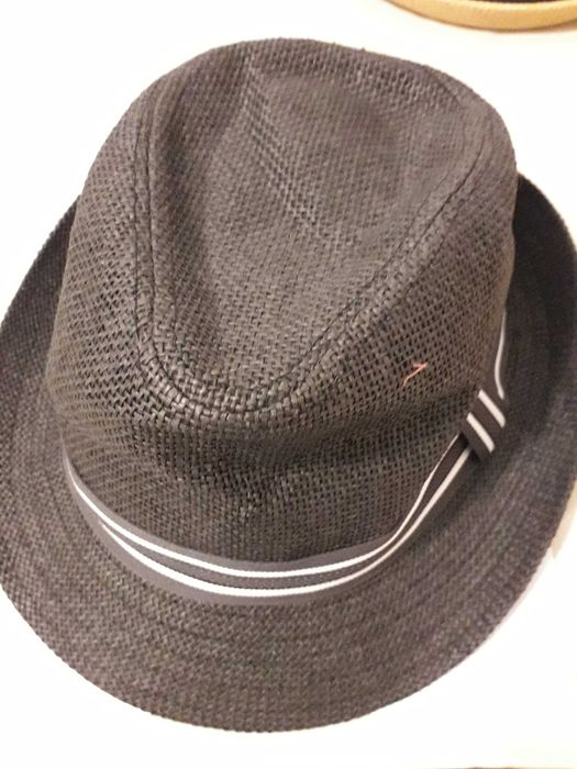 Chapeu Beige ou Azul escuro tamanho 60 NOVO 4€