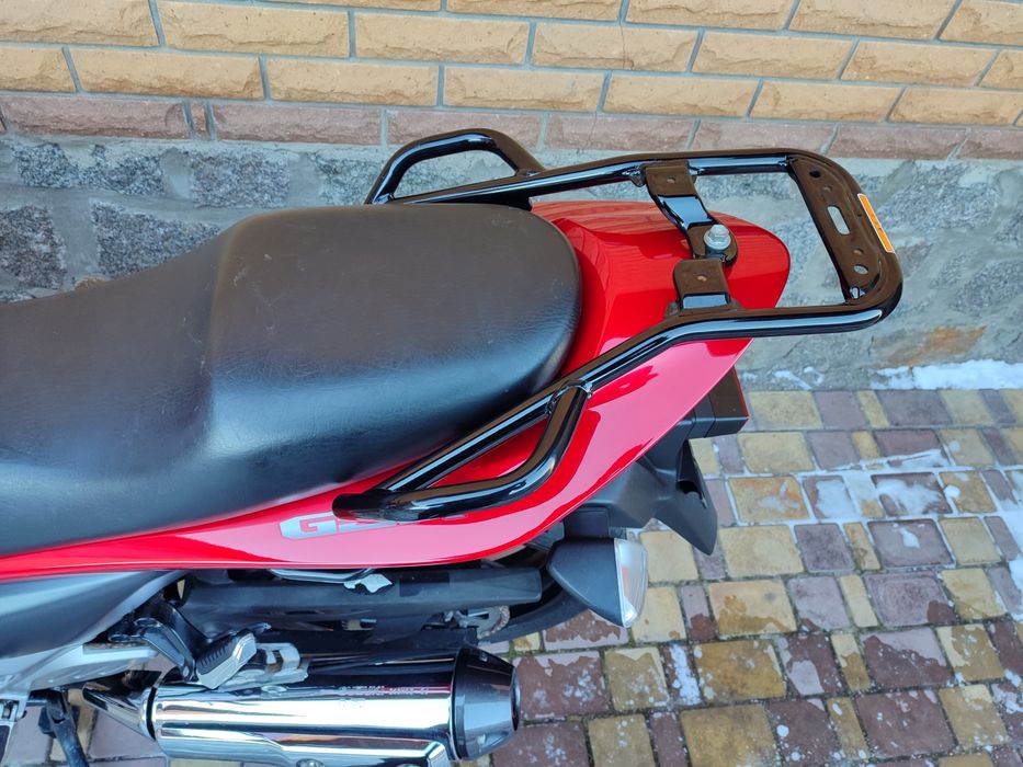 Suzuki GSR250.  2014