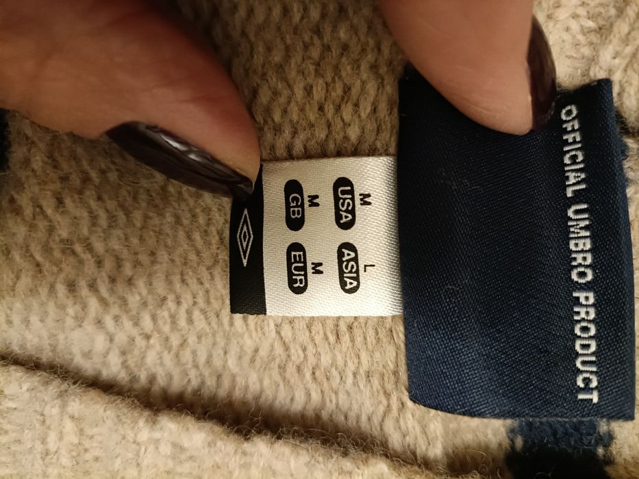 Sweterek wełniany Umbro