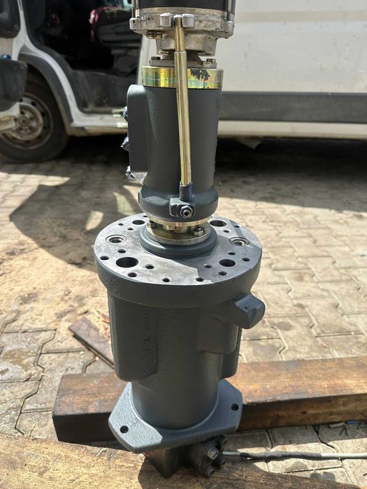 7000zł   Naprawa kolumny obrotu CAT M316D CAT M315 M313C M312 M318