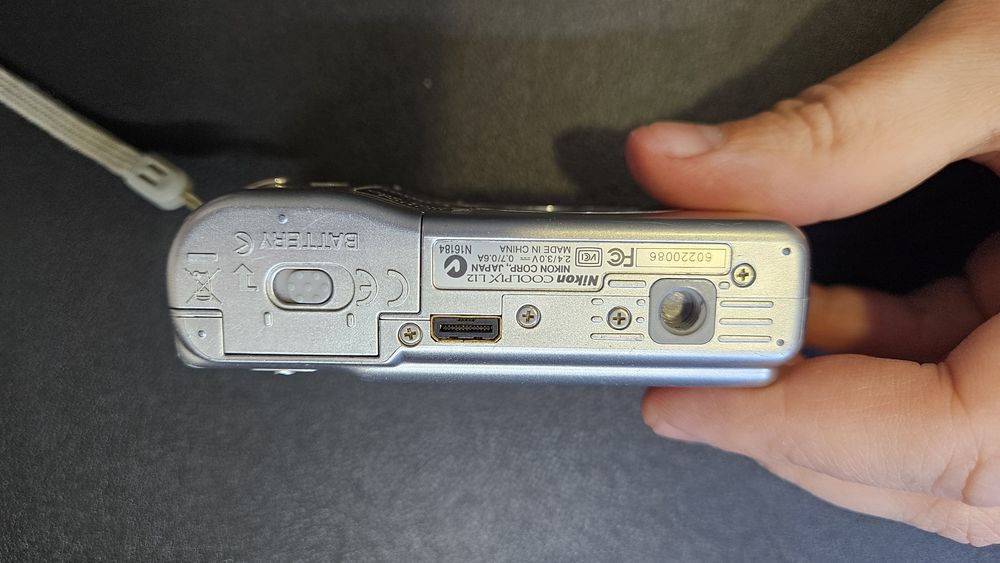 Nikon Coolpix L12