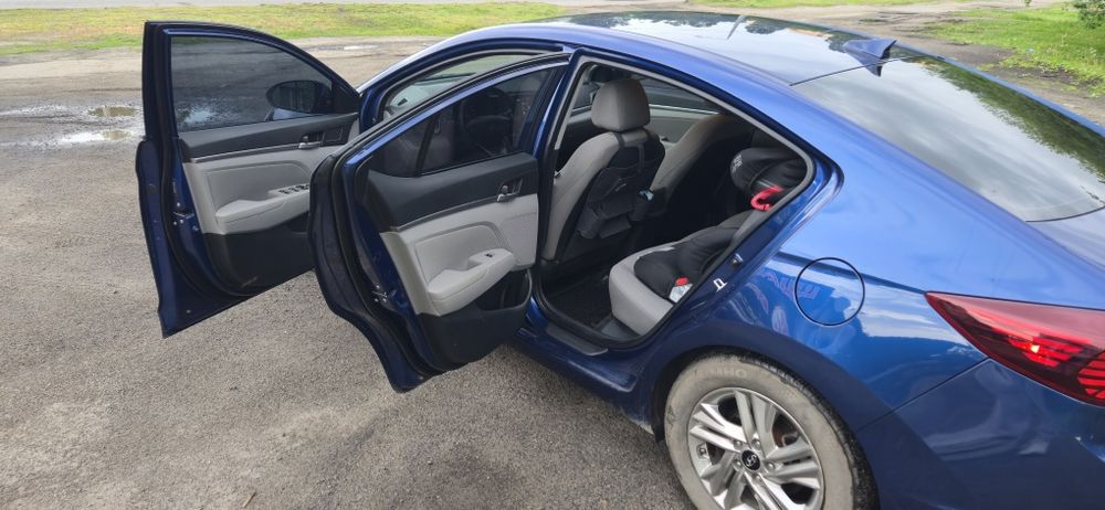 Hyundai Elantra 2019г