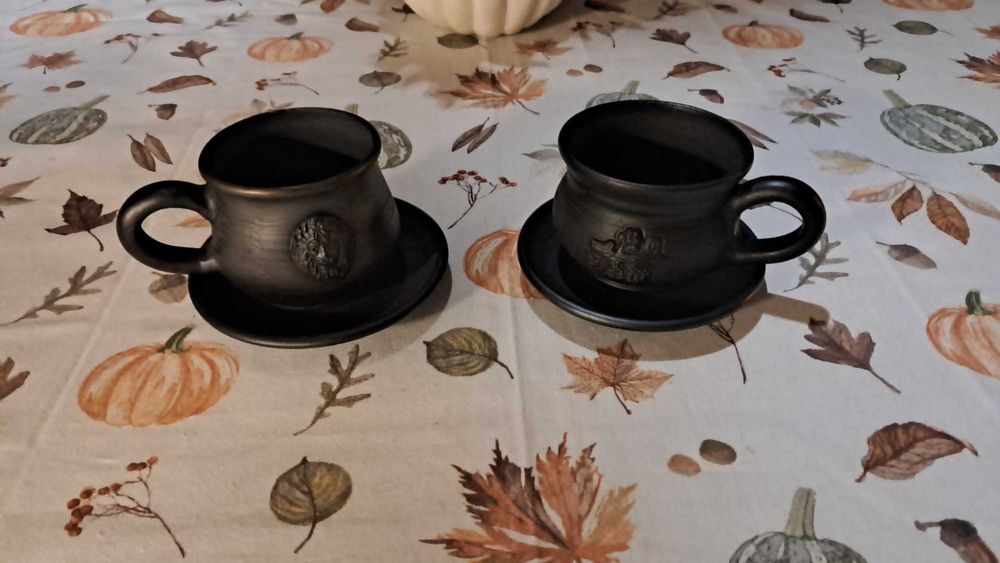 Кавові горнятка з підставками Олеська кераміка. Львівщина.