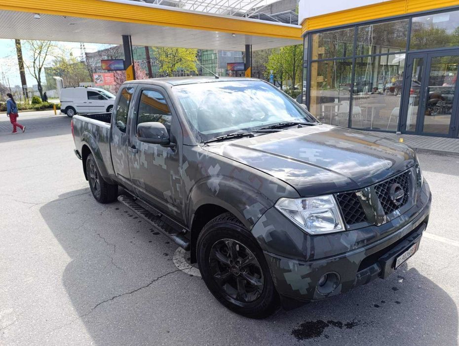 Пікап Nissan Navara
