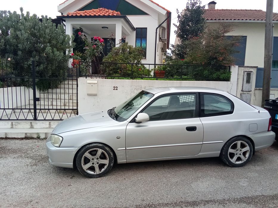 Vendo Hyundai Accent avaria no motor