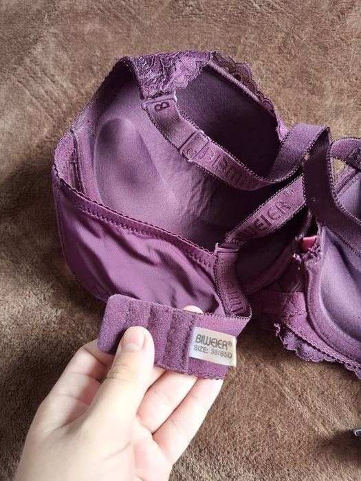 Бюстгальтер жіночі