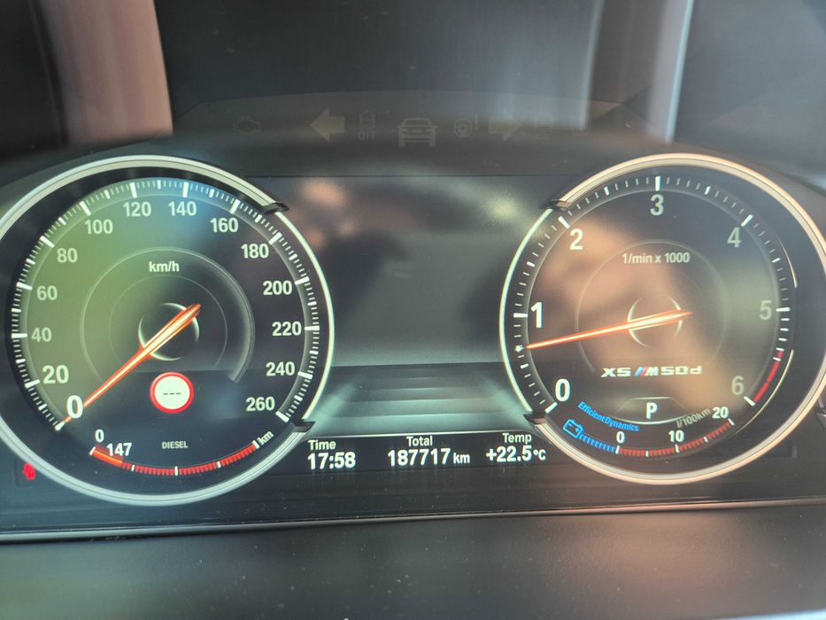 BMW X5 M50D - Polski salon