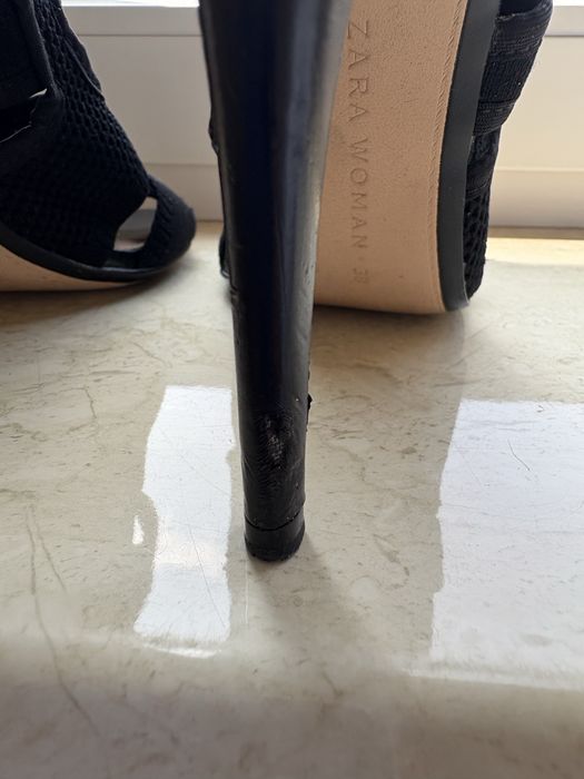 Продам жіночи  босоніжки Zara