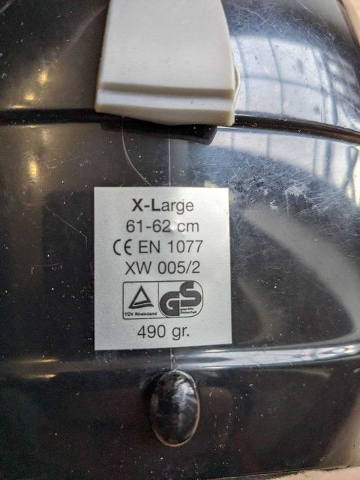 Продам  вживані гірськолижні маски та шоломи