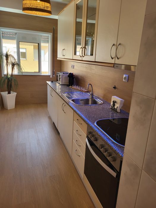 Apartamento t2 com piscina e garagem fechada em condomínio fechado em Esposende, totalmente remodelado.  Não pretendo ser contactado por imobiliárias.