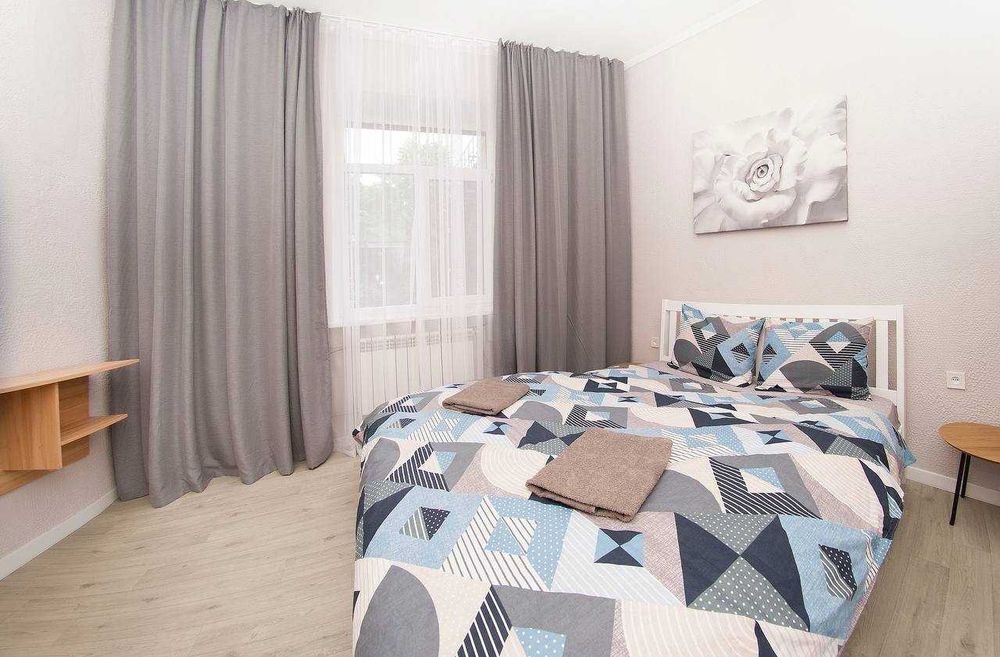 2-х к.квартира на Новий Рік ! ЛЮКС, ЦЕНТР Воскресенская 38  подобово