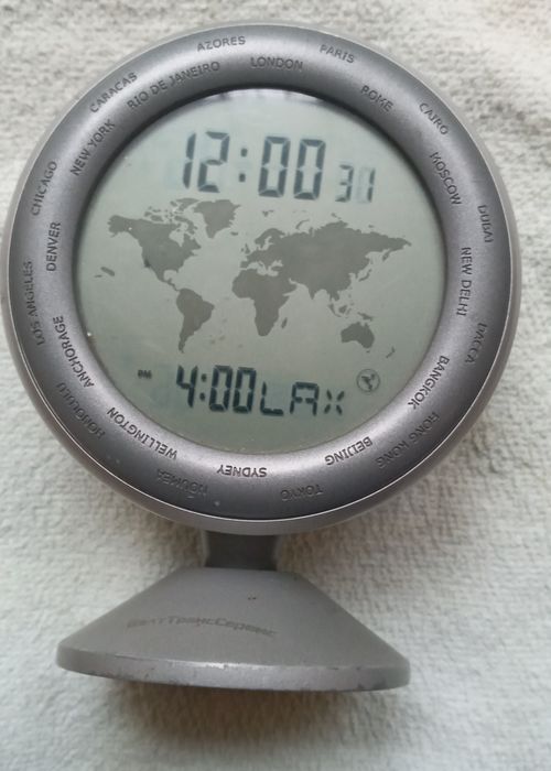 Электронные мировые часы(винтажные).