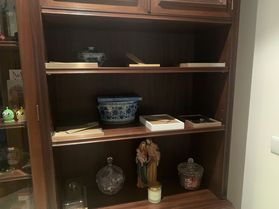 Móvel de sala ou escritório, em mogno