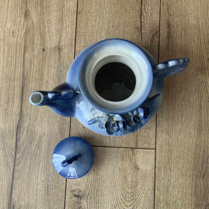 Porcelanowy dzbanek, niebieska porcelana