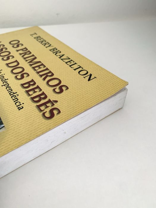 Livro Os Primeiros Passos dos Bebés