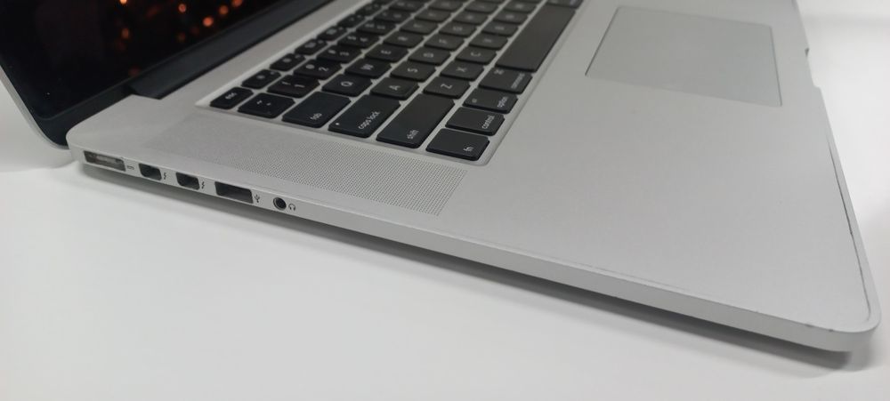 Apple MacBook Pro 11,2 A1398 (15-inch Mid-2014) Big Sur macOS