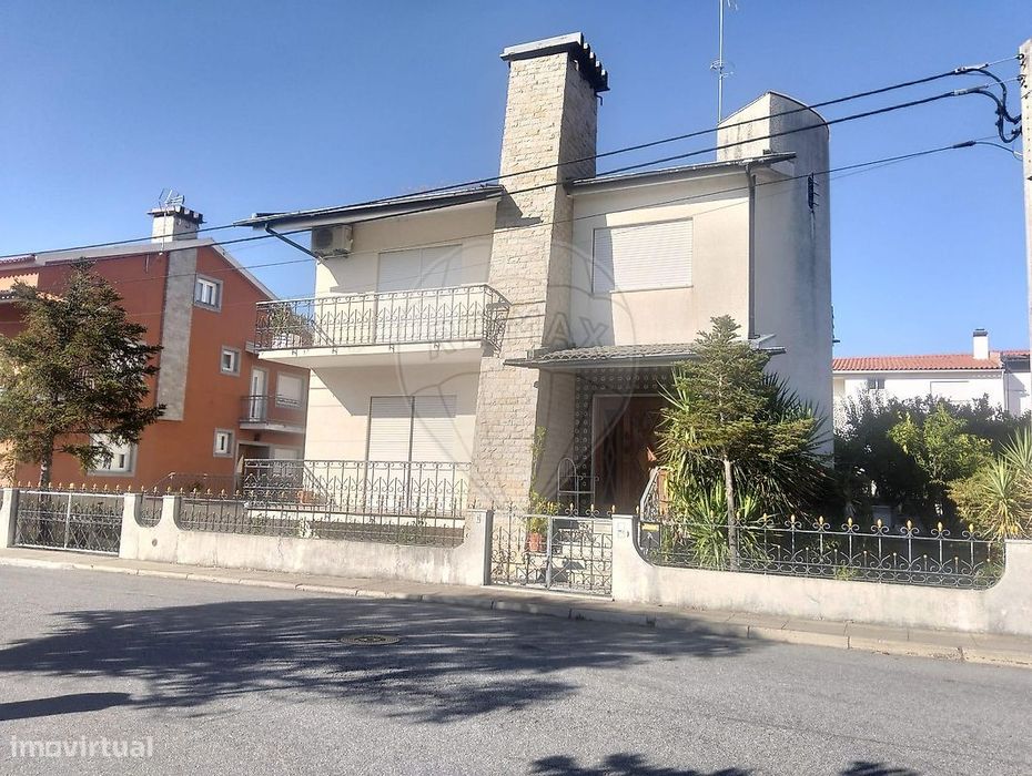 Moradia T5 para venda