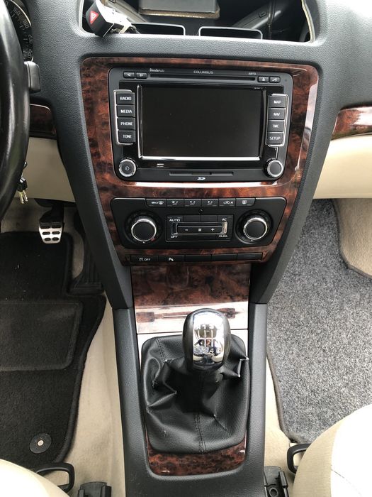 Магнітоли Columbus, Bolero, Swing для Skoda Octavia A5 A7 Passat B6 B7 B8