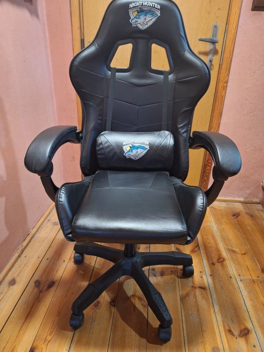 Fotel gemingowy.