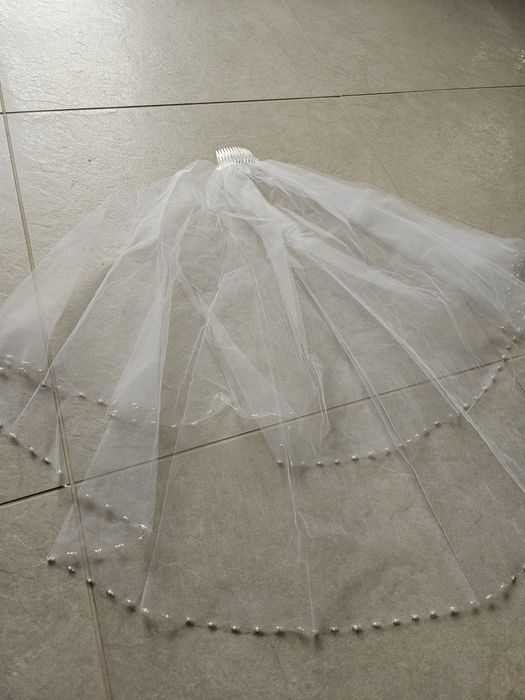 Welon ślubny krótki z kryształkami