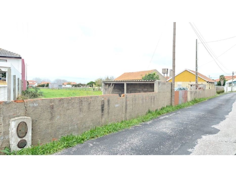 Terreno com viabilidade de construção em Carvide