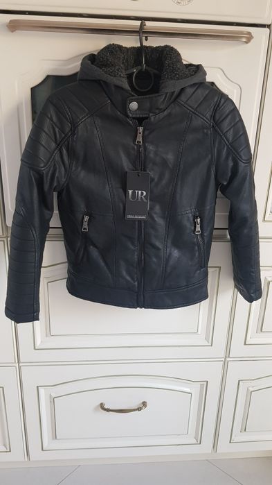 Куртка косуха . Размер 8 лет