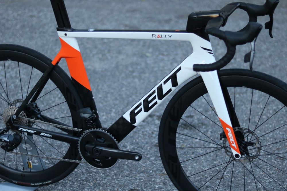 Bicicleta estrada Felt AR Full Carbono